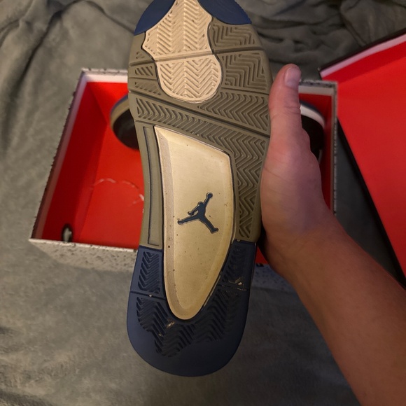 Size 10.5 air Jordan 4 Retro main image 13